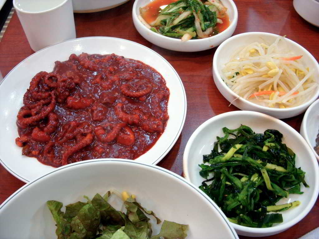 Korean.cuisine-Nakji_bokkeum-01