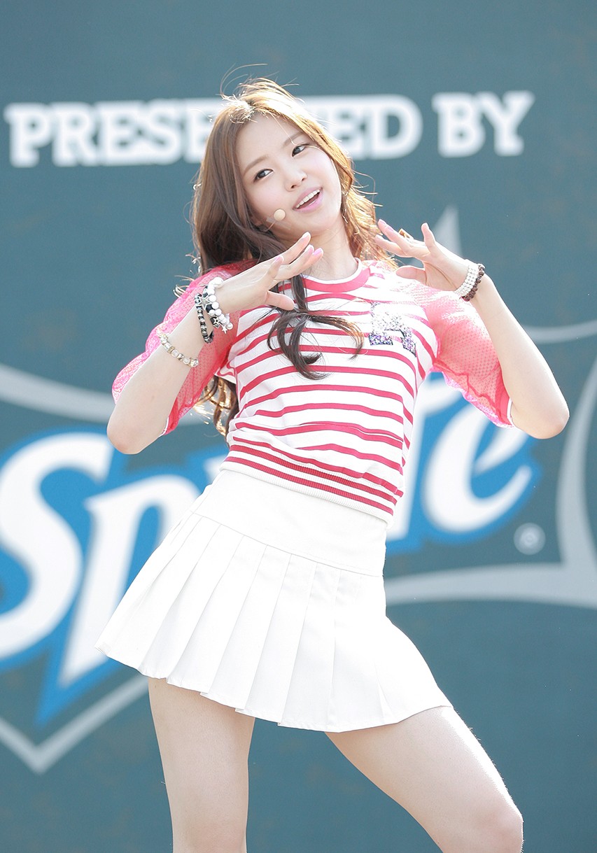 son_naeun_at_nba_3x_korea_august_2013_06