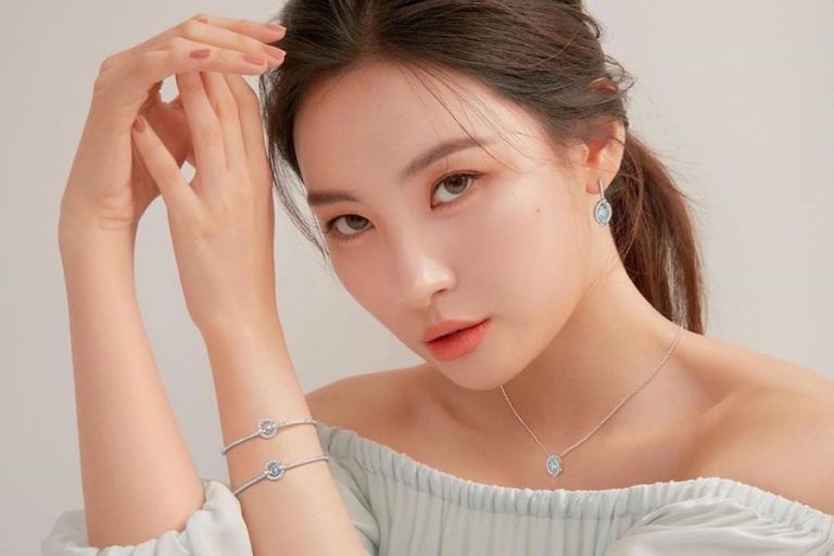 Sunmi, Weverse'te Global Hayran Topluluğunu Başlatıyor KoreZin