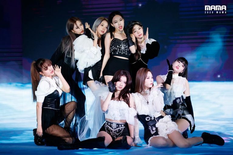 Koreli Netizenler, “2020 MAMA”da TWICE’ın “Cry for Me” Performansıyla